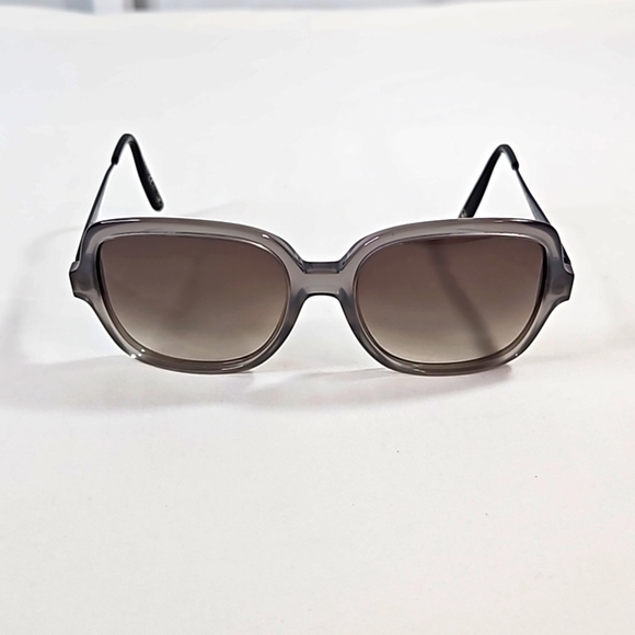 Bottega Veneta Smokey Gray Sunglasses - Picture 7 of 7